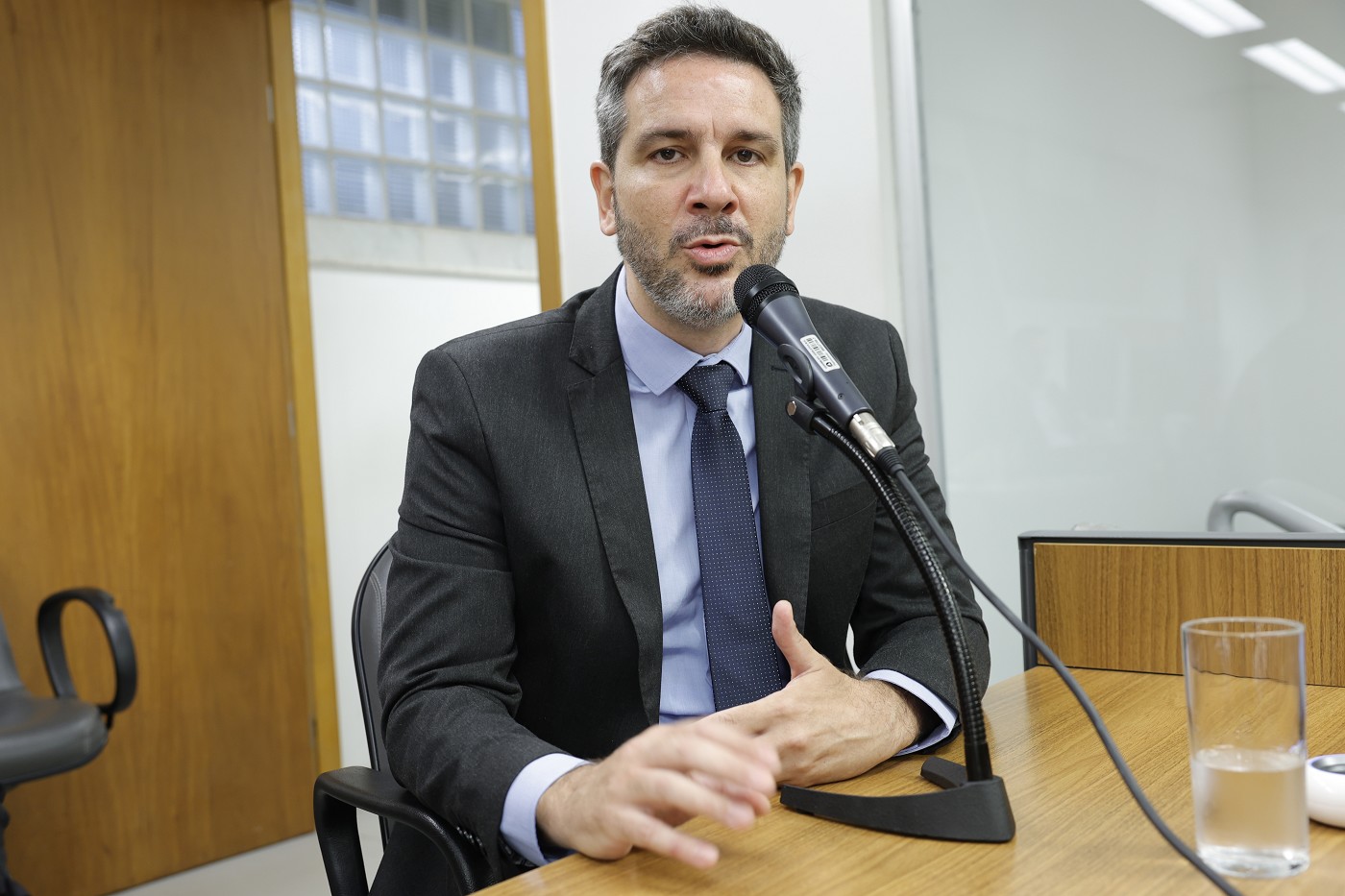 Comissão de Educação, Ciência e Tecnologia - debate sobre fechamento de escola para pessoas com deficiência