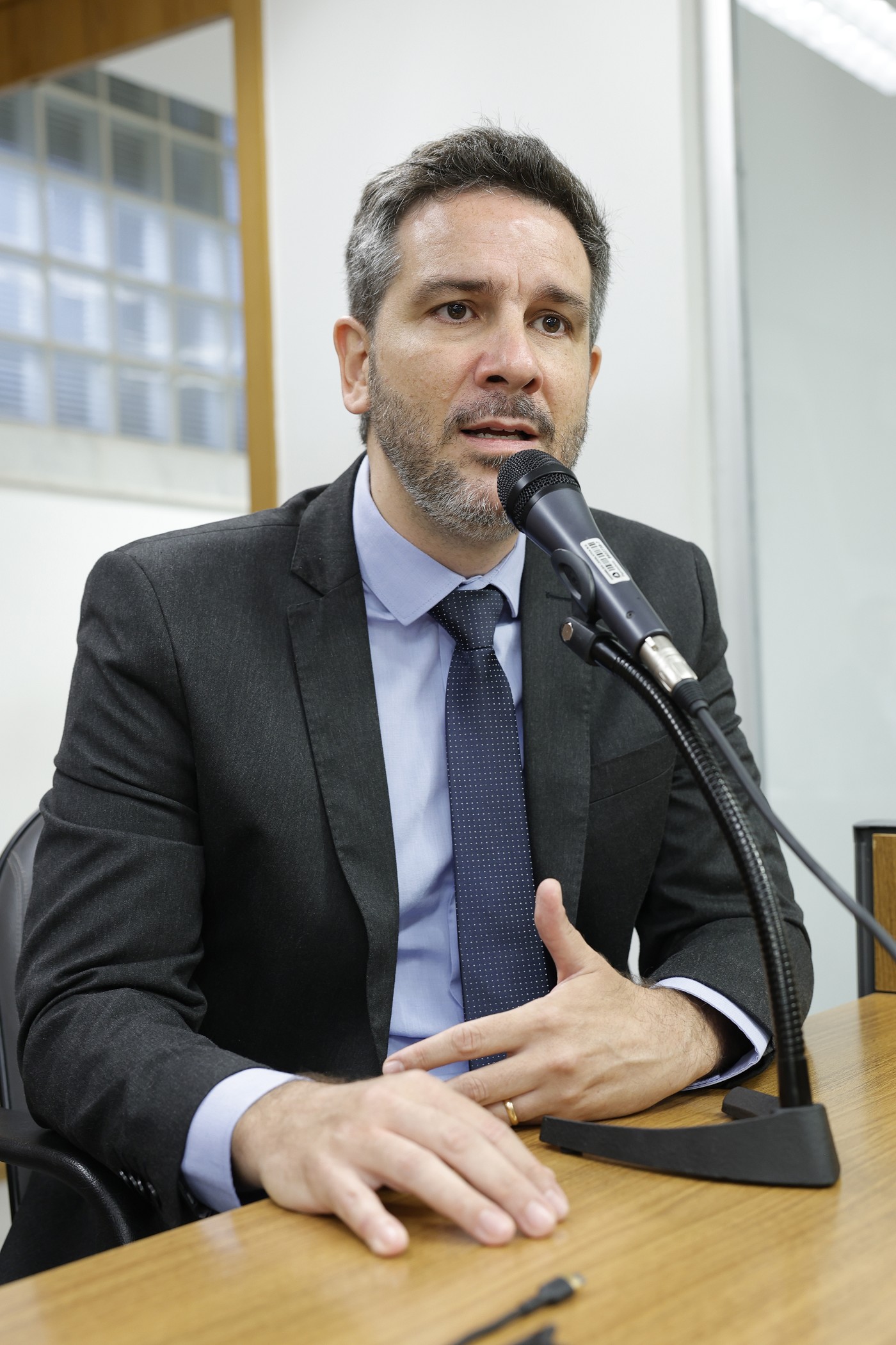 Comissão de Educação, Ciência e Tecnologia - debate sobre fechamento de escola para pessoas com deficiência