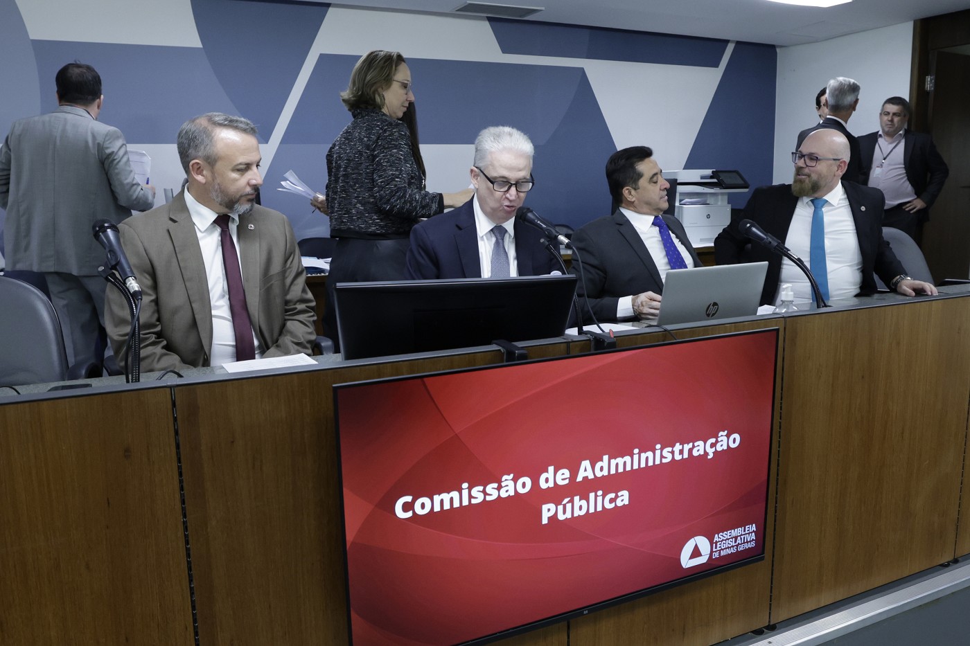 Comissão de Administração Pública - análise de proposições