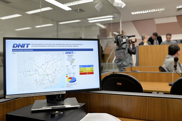 Dnit considera fazer frisos em alguns trechos e usar balança móvel