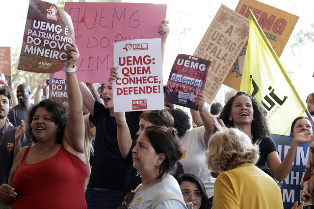 Comissão de Educação, Ciência e Tecnologia - debate sobre a autonomia da Uemg