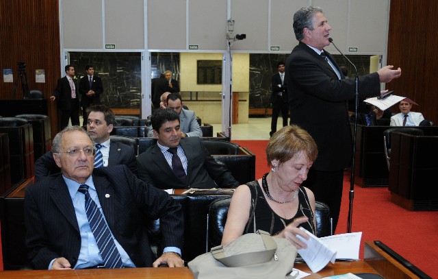 Aprovação em 2º turno do PL que reajusta vencimentos de servidores do Ministério Público aconteceu na reunião desta quarta (5)
