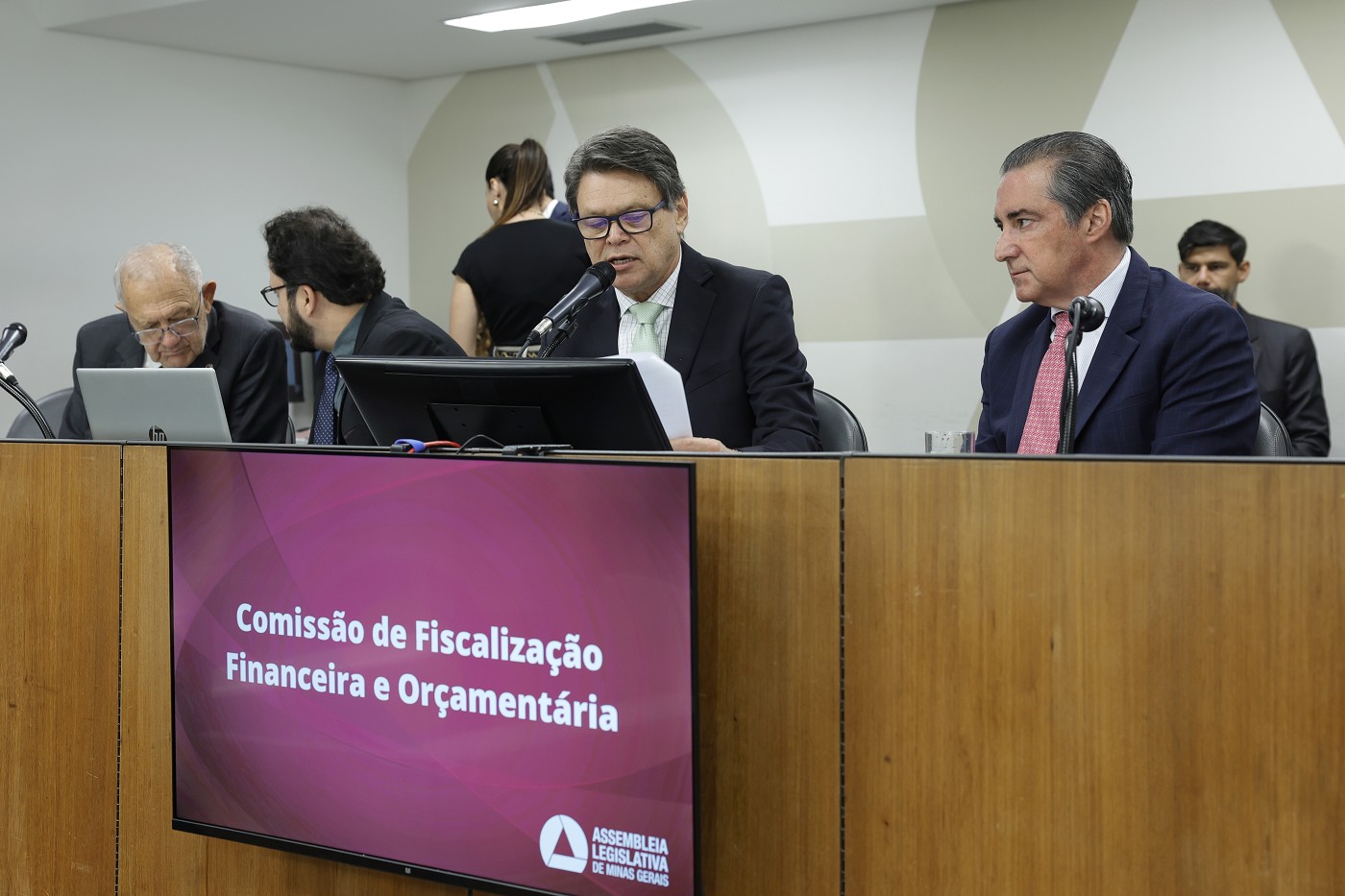 Comissão de Fiscalização Financeira e Orçamentária - análise de proposições