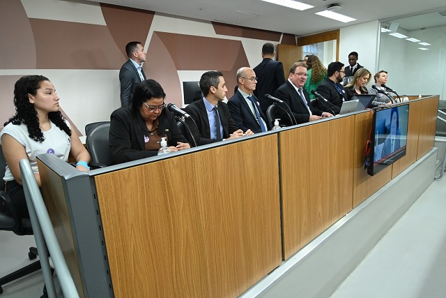 Comissão de Educação, Ciência e Tecnologia - debate sobre Construção de escola em Santana do Paraíso