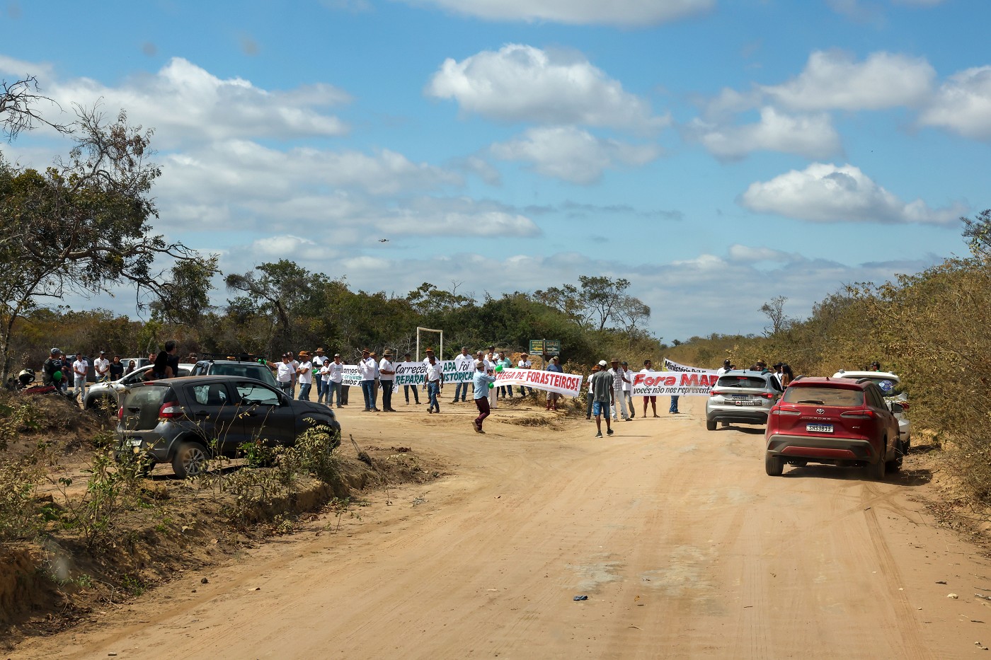 Comissão de Meio Ambiente e Desenvolvimento Sustentável - visita à APA Chapada do Lagoão em Araçuaí