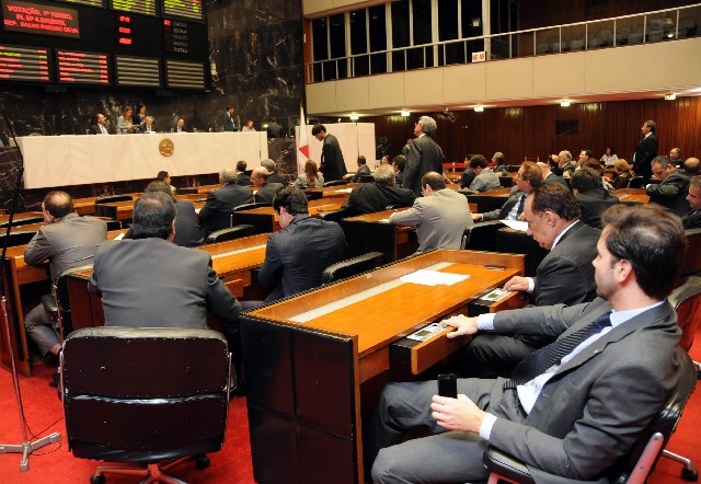 A proposição foi apreciada durante Reunião Extraordinária de Plenário