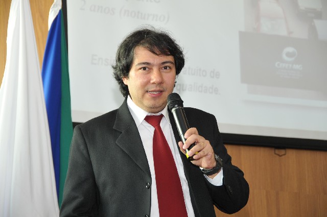 Para Chan Kou Wha, professor do Cefet-MG, a educação pode contribuir para o cidadão internalizar comportamentos seguros no trânsito