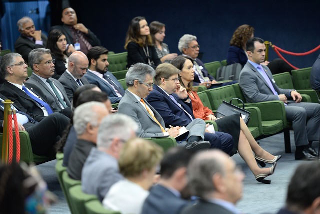 O presidente da ALMG, Agostinho Patrus, e o governador Romeu Zema acompanharam a audiência no STF