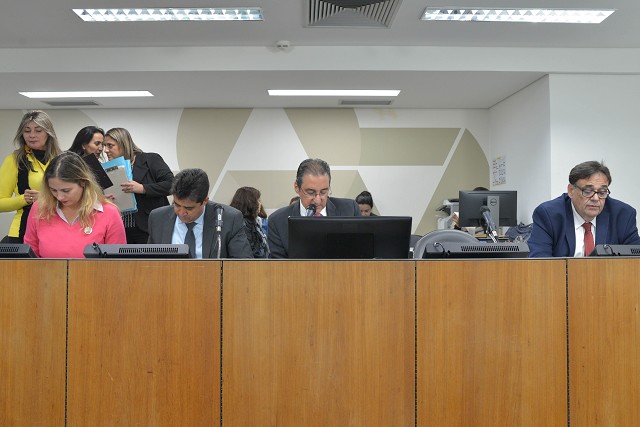 Os deputados da Comissão de Administração Pública deram aval para projeto que define diretrizes e objetivos para Política Estadual de Combate à Corrupção