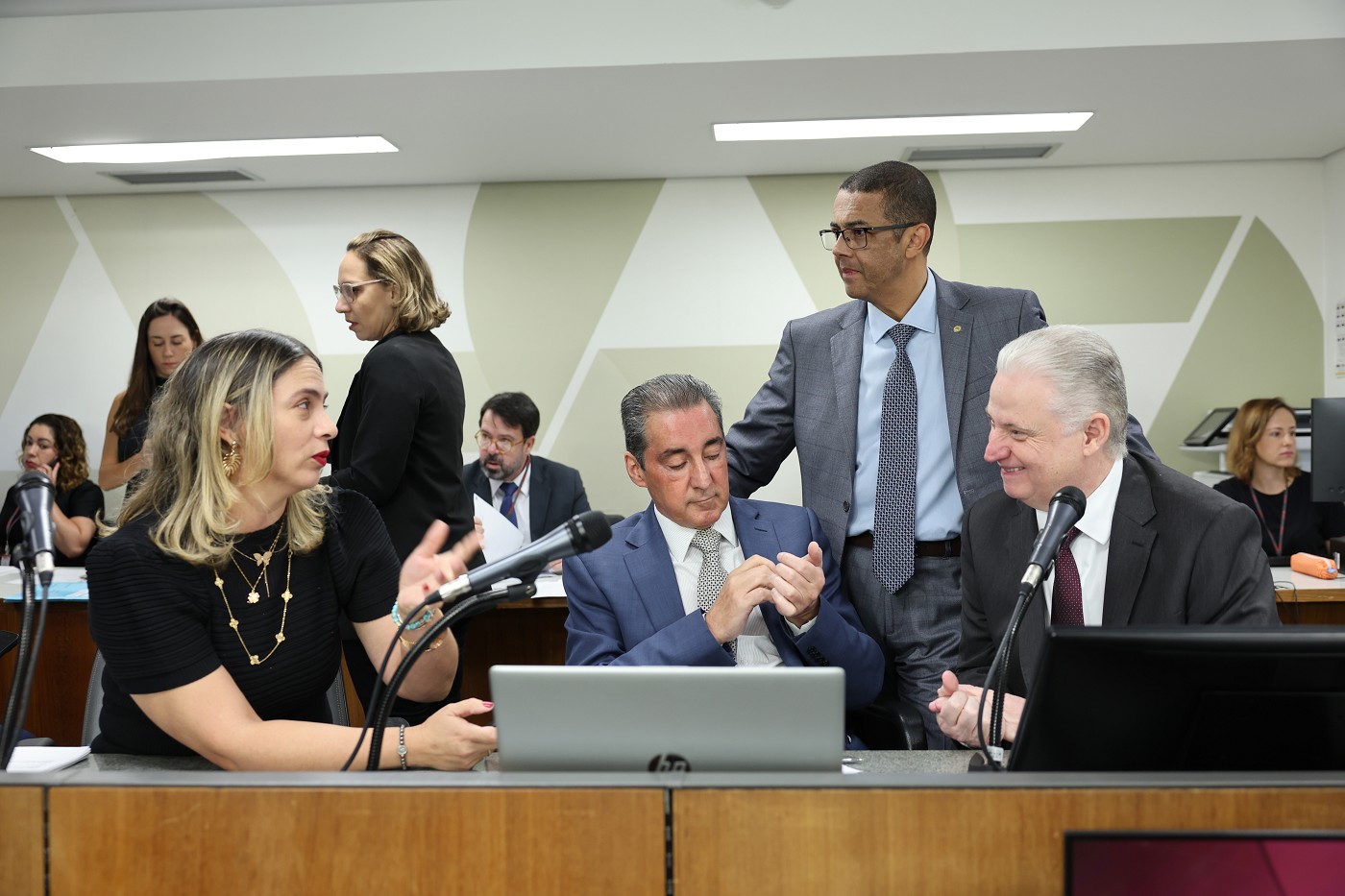 Comissão de Administração Pública - análise de proposições