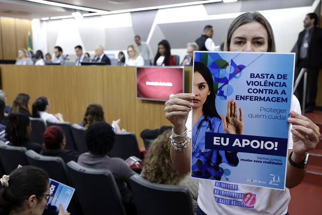 Comissão de Saúde - debate sobre a violência contra profissionais de saúde