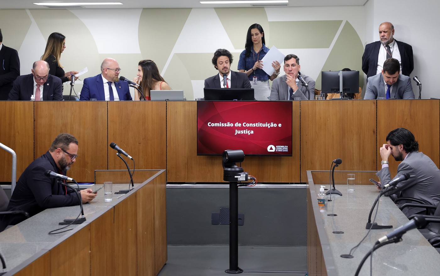 Comissão de Constituição e Justiça - análise de proposições