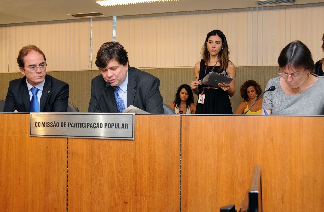 A comissão aprovou audiência pública para discutir o transporte intermunicipal para universitários