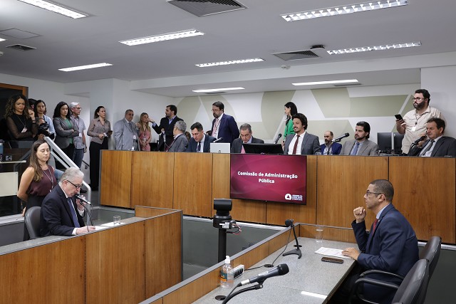 Comissão de Administração Pública - análise de proposições