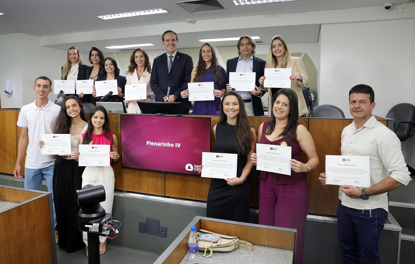 Comissão de Agropecuária e Agroindústria - entrega de votos de congratulações à profissionais envolvidos no desenvolvimento do cavalo manga-larga marchador