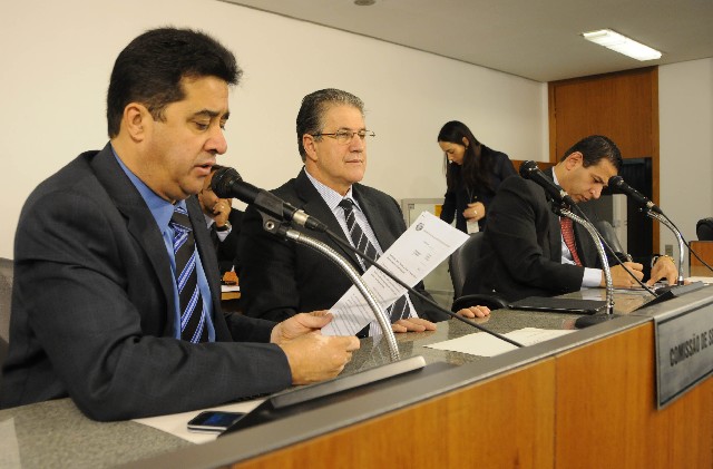 Comissão de Segurança Pública também aprovou relatórios sobre o aperfeiçoamento do plantão virtual da Polícia Civil