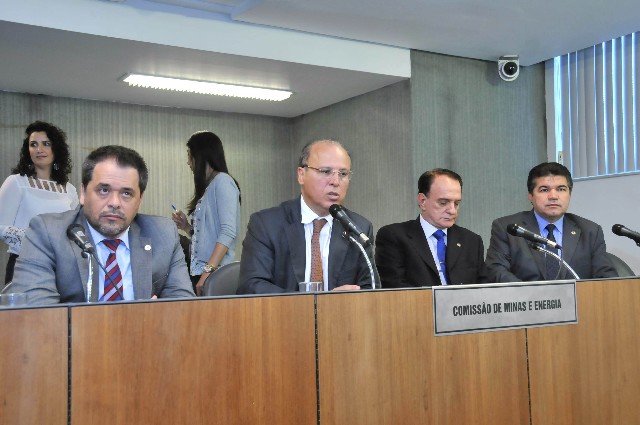 Todas as solicitações são de autoria do presidente da comissão