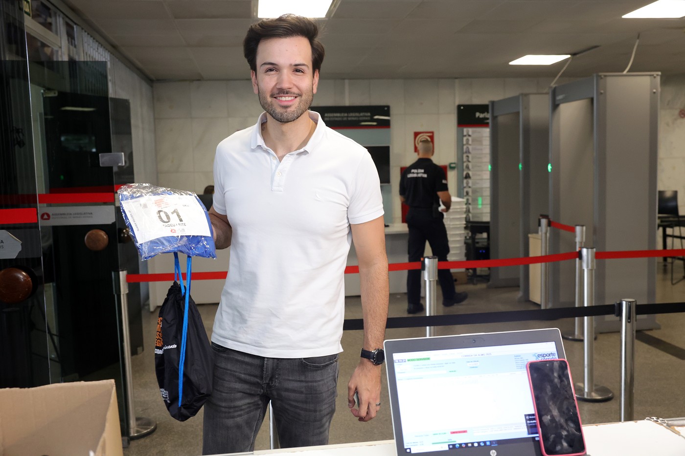 Entrega de kits para a Corrida da ALMG