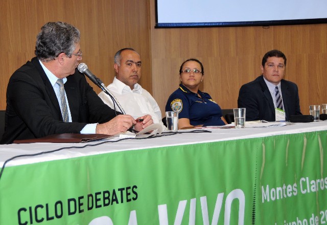 João Leite disse que sugestões serão reunidas em um livro, que será resultado do ciclo de debates