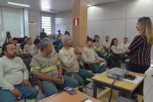 Para muitos dos presentes, objetivo do governo é sucatear a Cemig para vendê-la em seguida