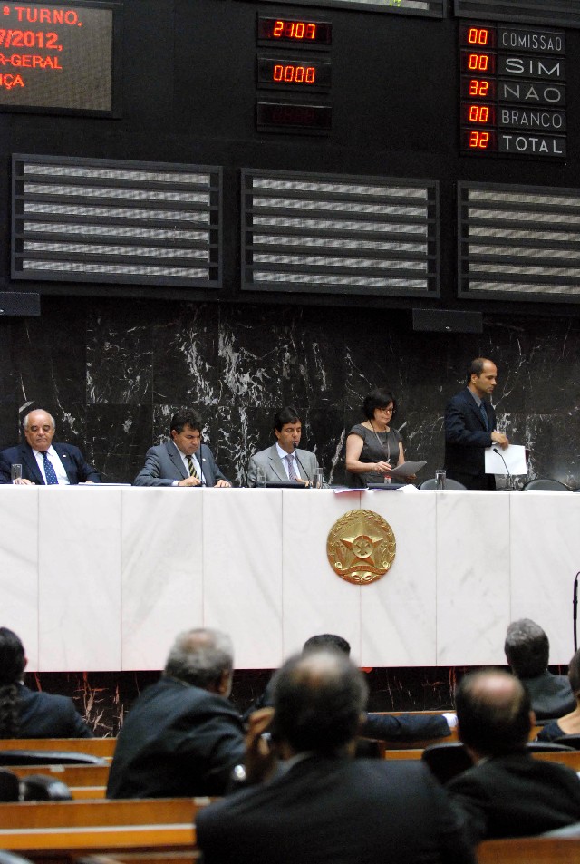 PL aprovado em 2º turno visa estender sistema de ensino da Polícia Militar aos dependentes dos integrantes do Corpo de Bombeiros Militar