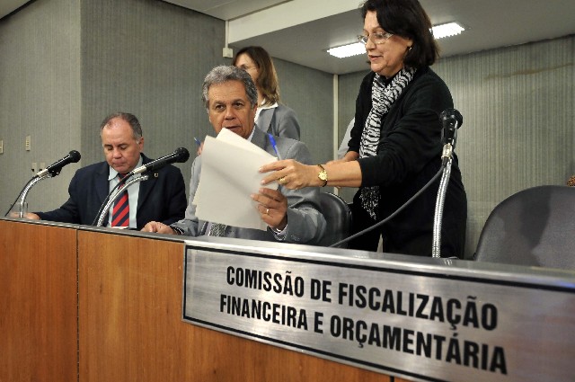 Deputados da FFO aprovaram requerimento em reunião extrordinária