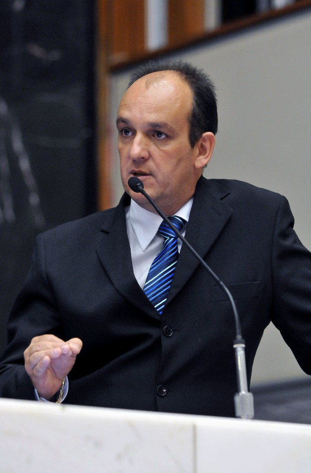 Mauro Guimarães, presidente do Colegiado de Secretários Municipais de Saúde, defendeu a integração das políticas de saúde dos municípios