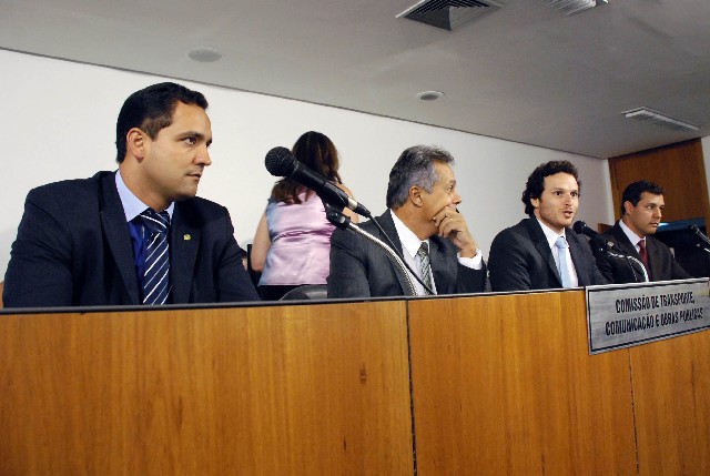 Engarrafamentos são constantes no complexo viário Barão-Raja, entre as regiões Oeste e Sul da Capital