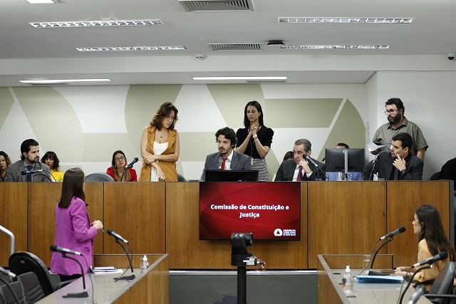 Comissão de Constituição e Justiça - análise de proposições