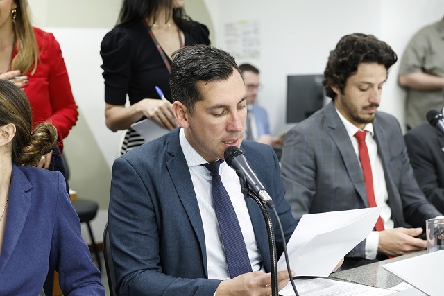 Comissão de Constituição e Justiça - análise de proposições