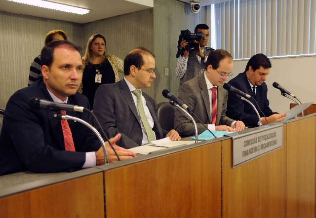 Durante a reunião, foi aprovado requerimento de reunião com a presença dos secretários de Estado de Planejamento e Gestão e de Fazenda