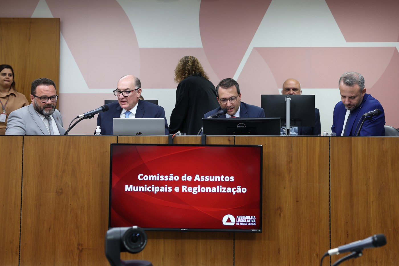 Comissão de Assuntos Municipais e Regionalização - análise de proposições