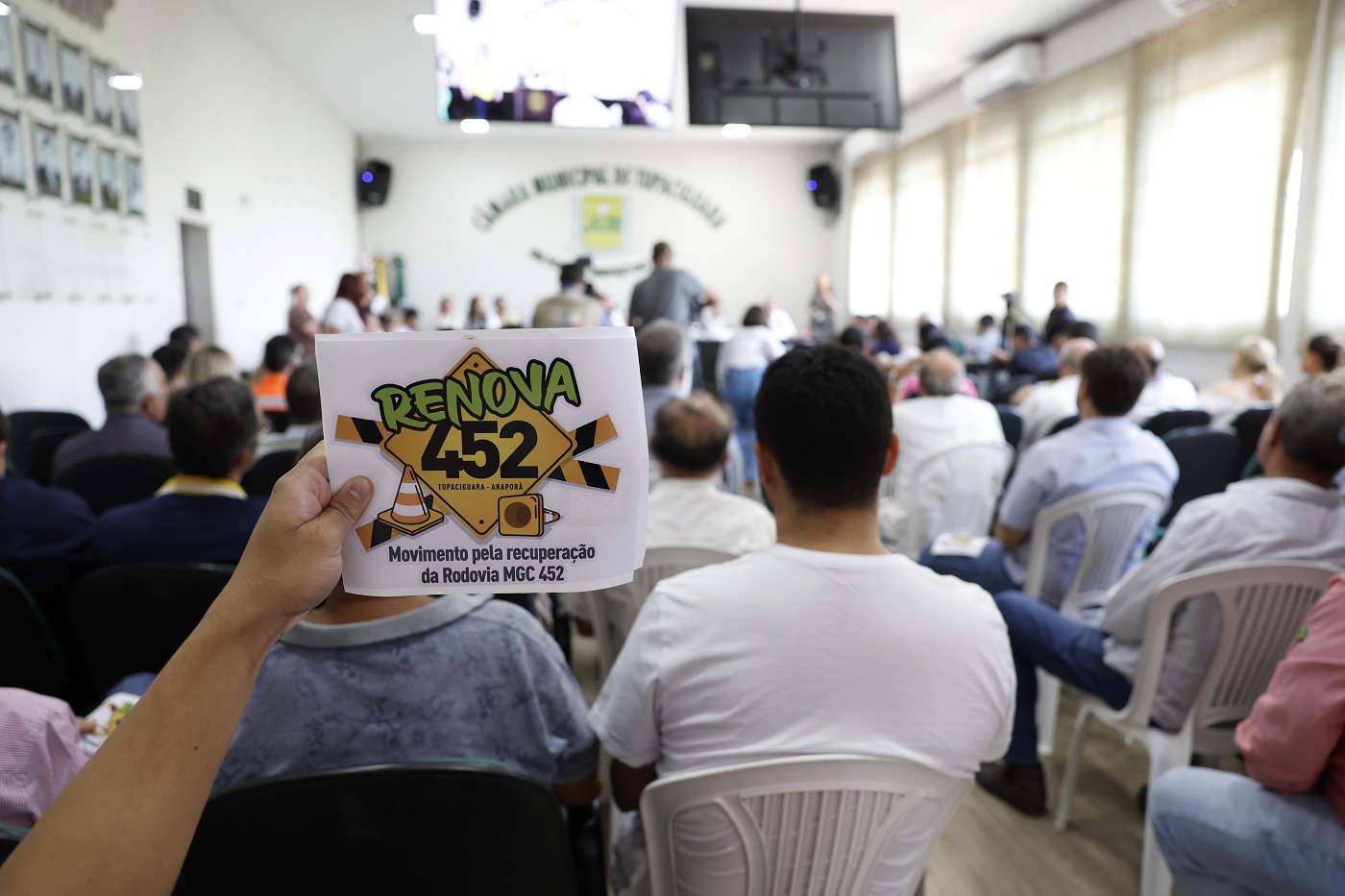 Comissão de Fiscalização Financeira e Orçamentária - debate sobre as obras de recuperação da MGC-452