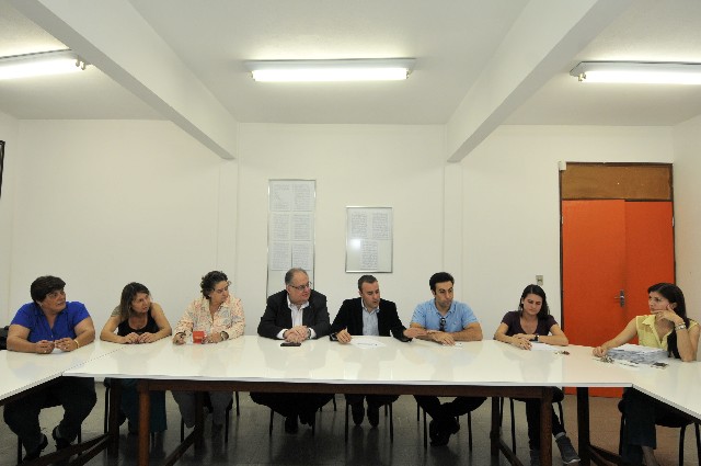 Deputados visitaram canil recentemente revitalizado pelo Departamento de Veterinária e que abriga 23 cães