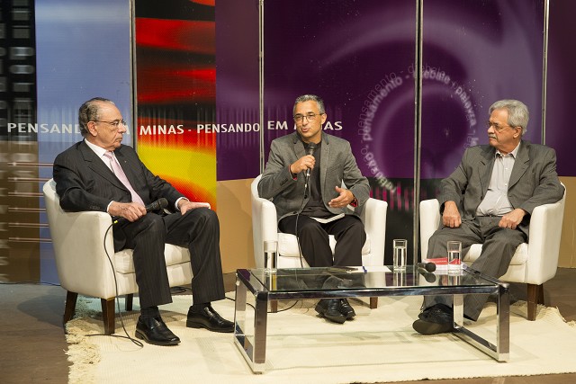 Os ex-deputados constituintes Sebastião Helvécio e Nilmário Miranda participaram da edição especial do programa Pensando em Minas