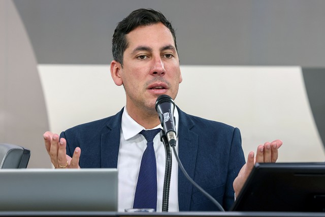 Comissão de Direitos Humanos - debate sobre a produção de vacinas e soros pela Funed