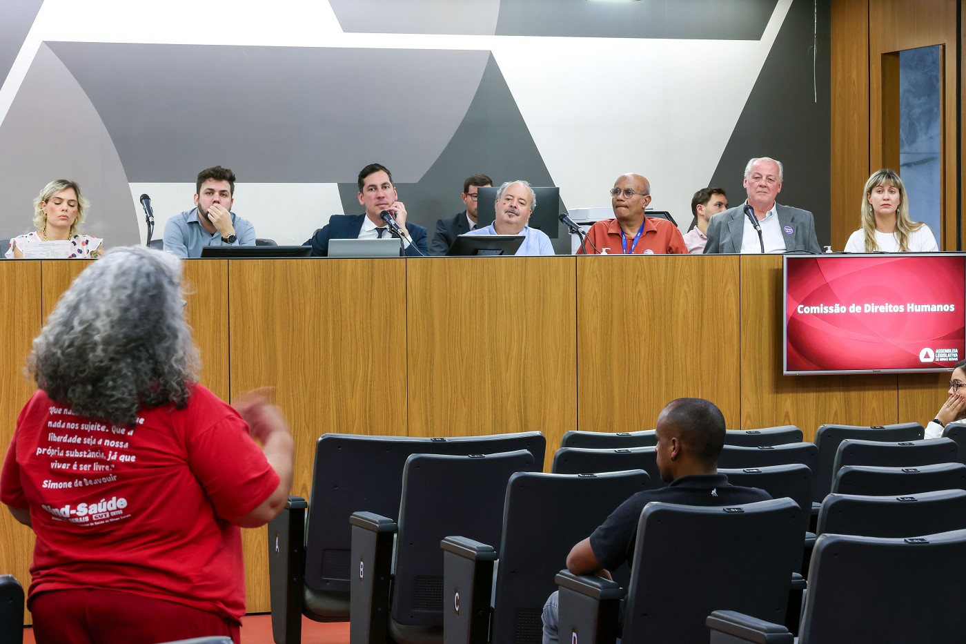 Comissão de Direitos Humanos - debate sobre a produção de vacinas e soros pela Funed