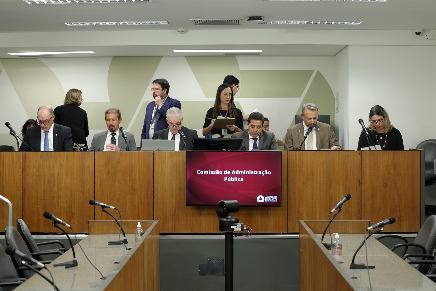 Comissão de Administração Pública - análise de proposições (reunião das 14:00)