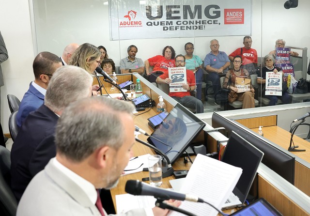 Comissão de Administração Pública - análise de proposições