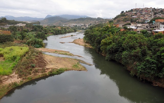 Rio Piracicaba, da bacia do Rio Doce. A Comissão Extraordinária das Águas já ouviu membros de vários comitês de bacia hidrográfica, incluindo o do Rio Doce