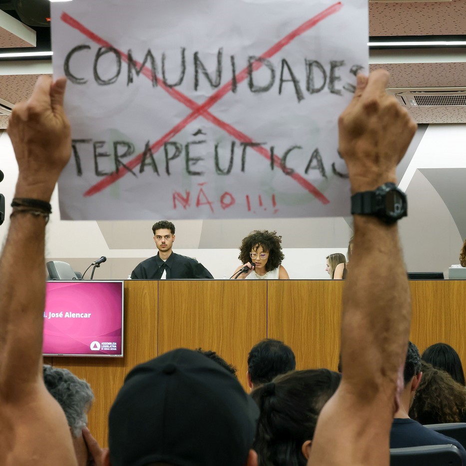 Comunidades terapêuticas violam direitos humanos, denunciam movimentos sociais