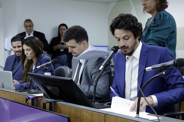 Parecer pela legalidade da proposta foi aprovado em reunião da CCJ nesta terça (21)