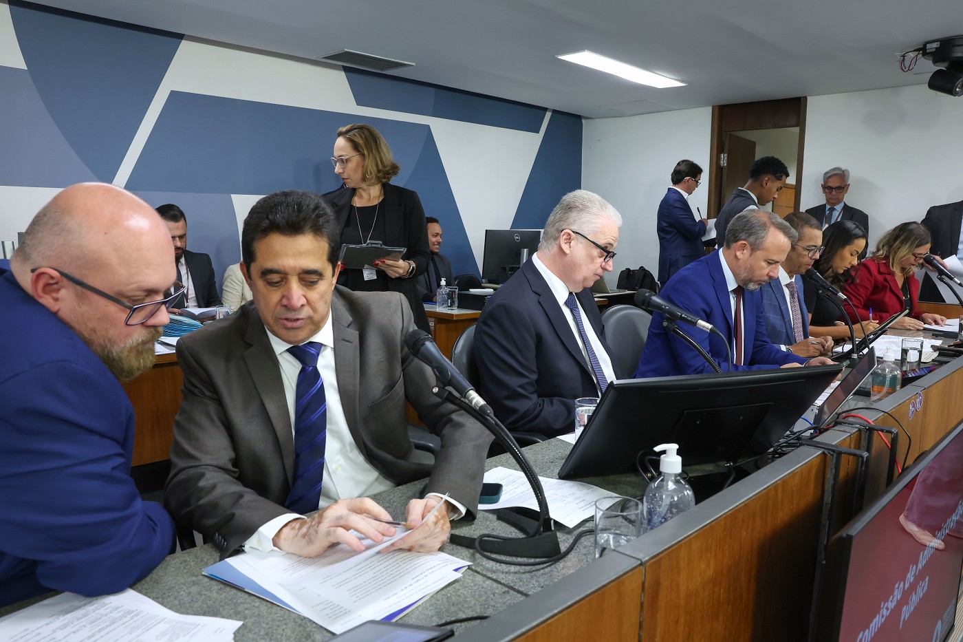 Comissão de Administração Pública - análise de proposições (reunião das 14:00)