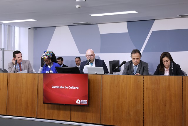 Comissão de Cultura - análise de proposições