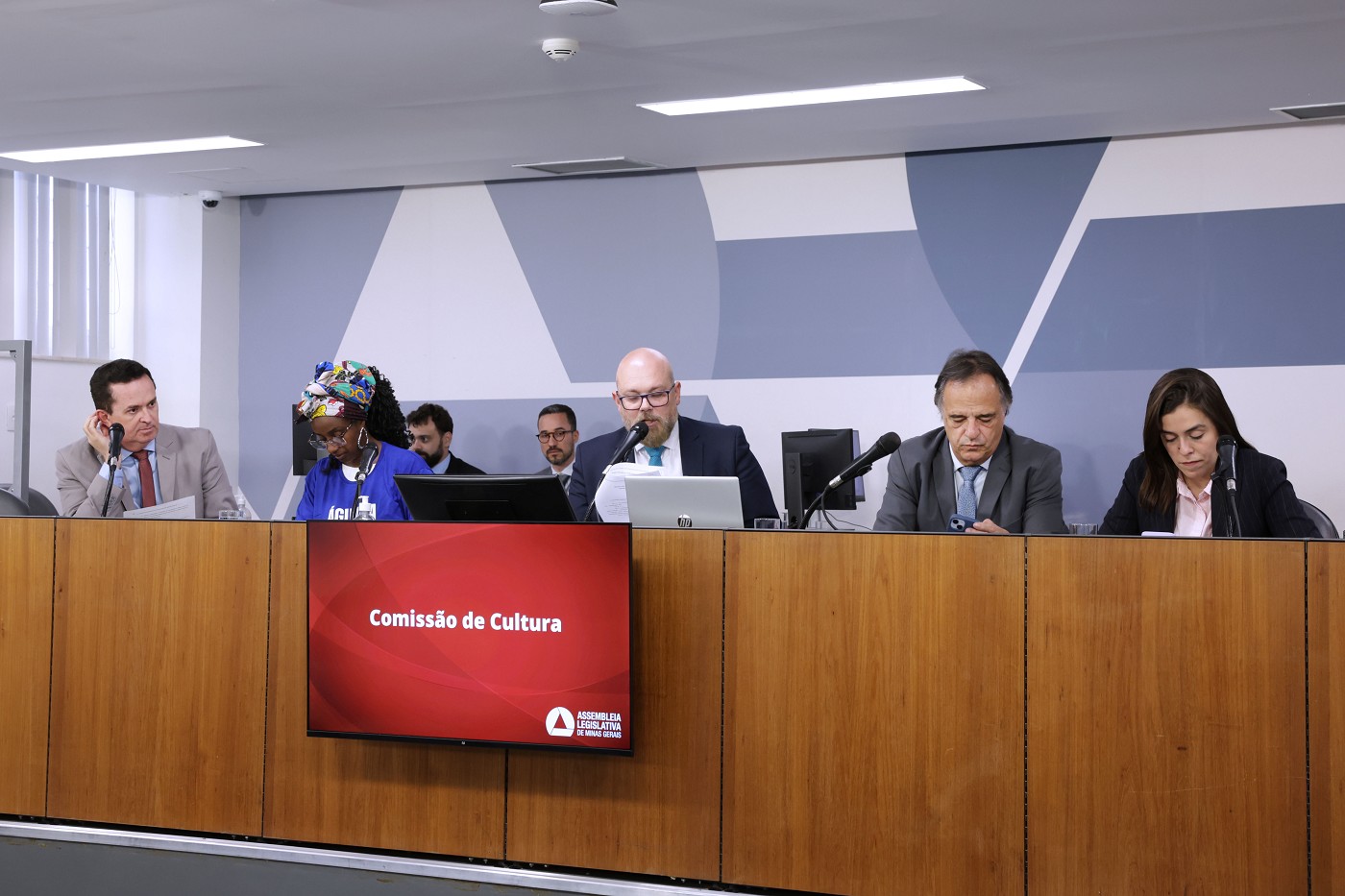 Comissão de Cultura - análise de proposições