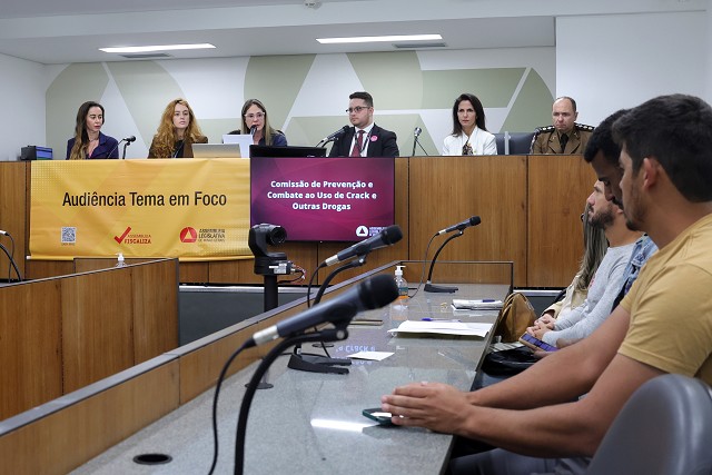 Comissão de Prevenção e Combate ao Uso de Crack e Outras Drogas - debate sobre o aumento do consumo de substâncias psicoativas entre crianças e jovens