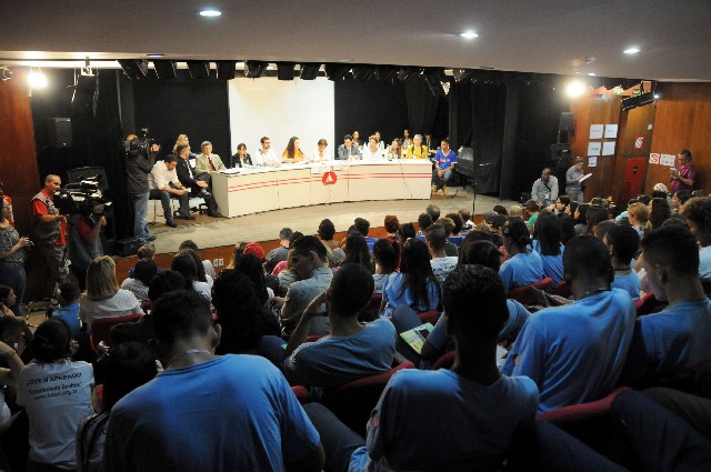 A reunião foi realizada na data em que é comemorado o Dia Nacional de Combate ao Abuso e à Exploração Sexual de Crianças e Adolescentes