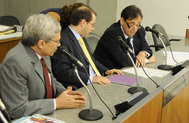 Deputados aprovam requerimento para audiência em Manga