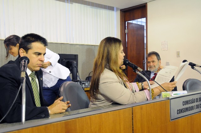 A Comissão de Defesa do Consumidor aprovou requerimento de audiência sobre fardamentos da PM