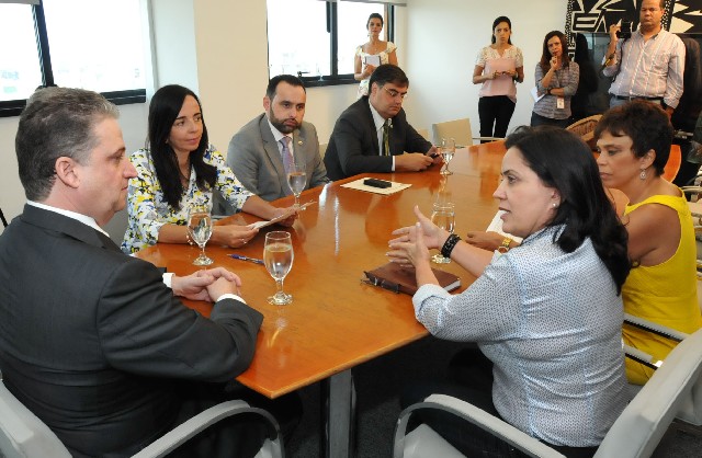 Integrantes da Mesa se reuniram com representantes da bancada feminina